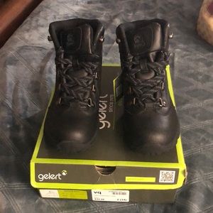 Brand new Gelert boys hiking boot size US 3, UK 2